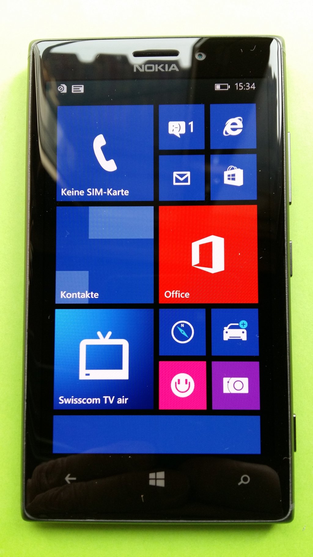 image-8050909-Nokia_925.1_Lumia_(1)1.w640.jpg