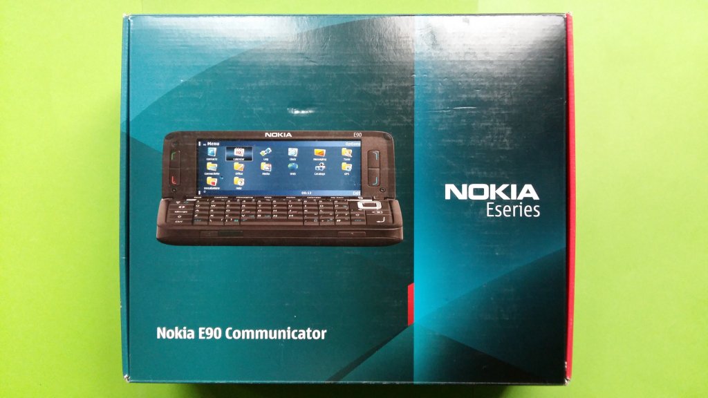 image-8587001-Nokia_E90-1_Communicator_(4)6.w640.jpg