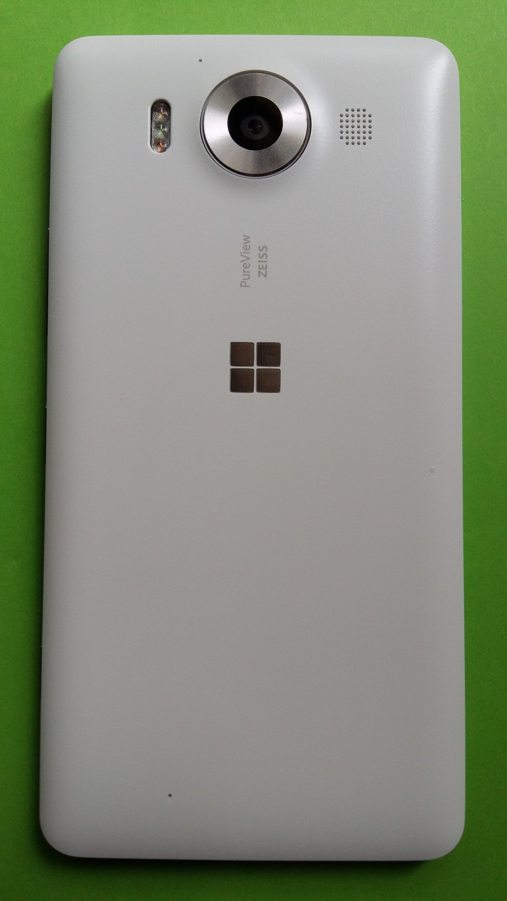 image-9792302-Microsoft_950_Lumia_(1)2-e4da3.w640.jpg