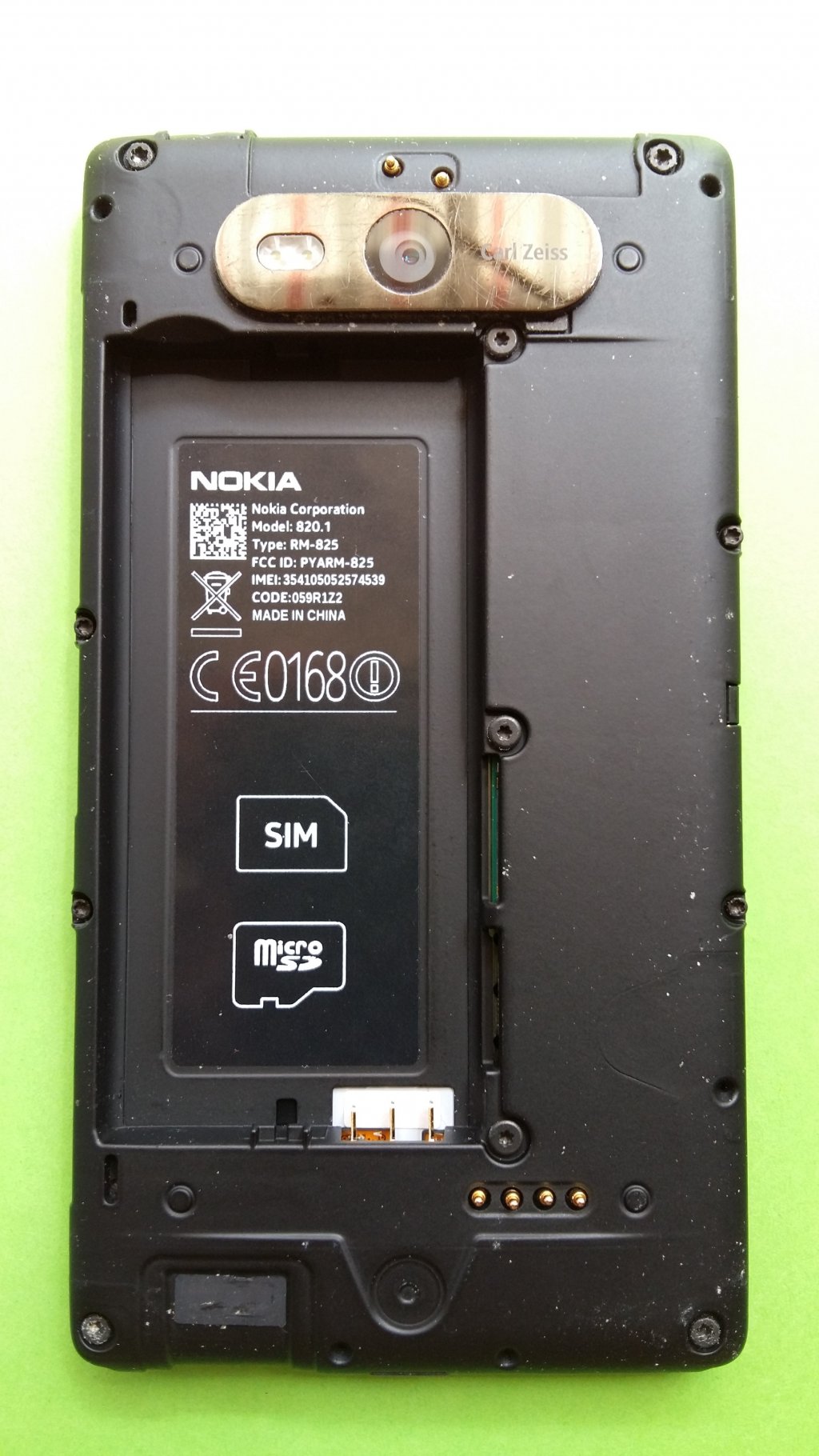 image-9900476-Nokia_820.1_Lumia_(2)3-6512b.w640.jpg